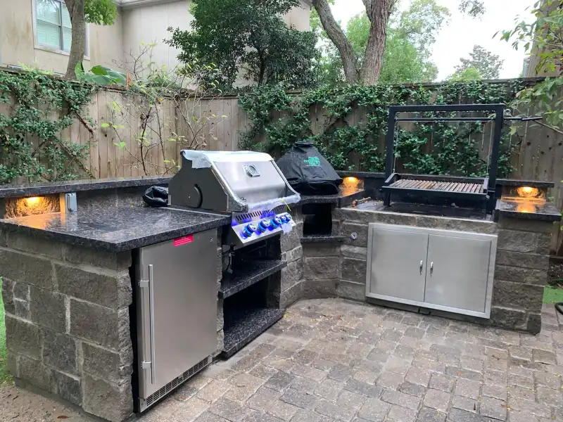 Outdoor Kitchen